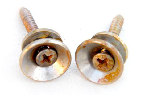 Nickel-Chrom-Riemenknöpfe vom Typ 50er Jahre Vintage Rusty Relic