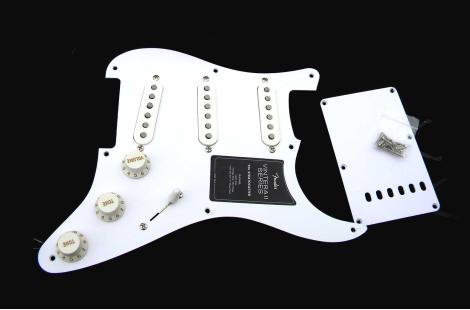 Golpeador Loaded Fender Vintera II Stratocaster 50's Pergamino blanco