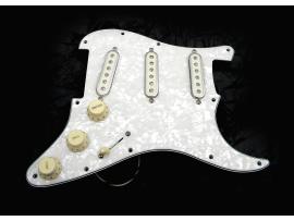 Loaded Pickguard Fender Strat® Cunife Pickups Aged Pearl with Blender
