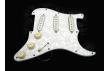Loaded Pickguard Fender Strat® Cunife Pickups Aged Pearl avec Blender